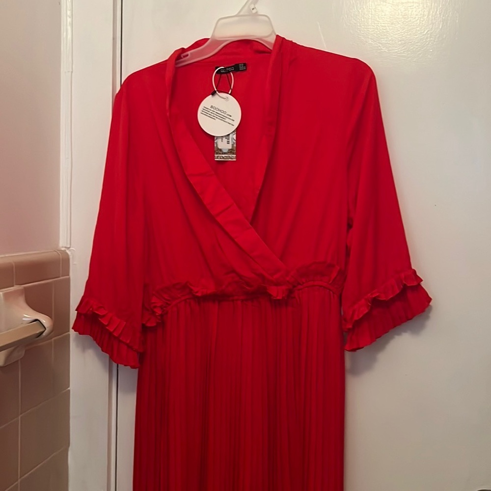 Beautiful Boohoo Dress